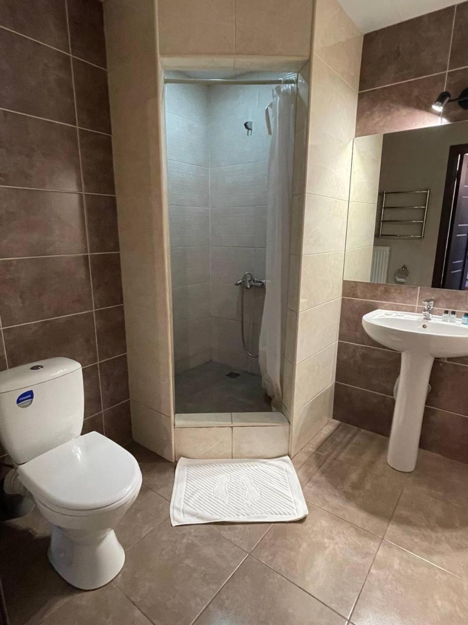 Спортохота Hotel Tjerkasy Eksteriør billede