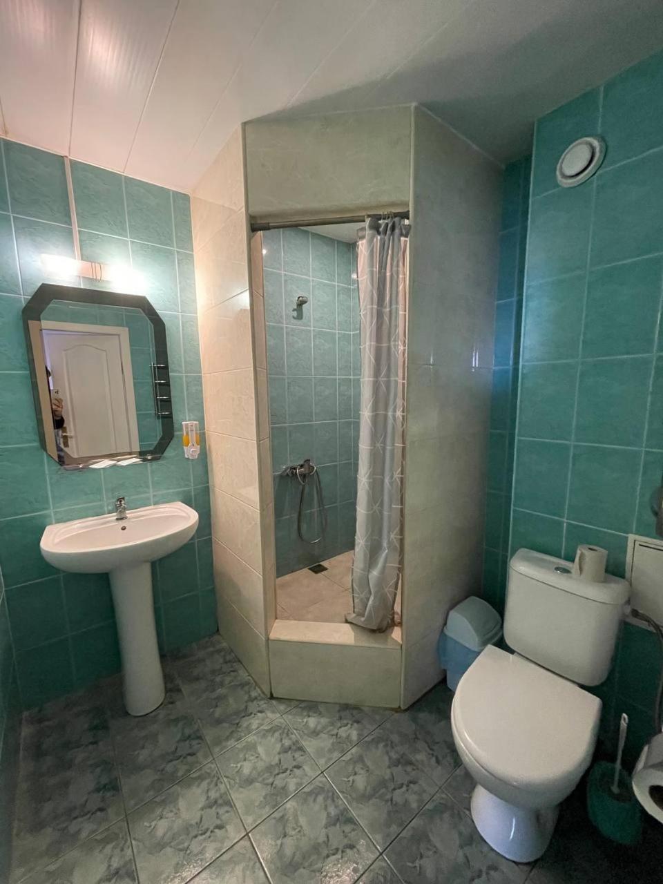 Спортохота Hotel Tjerkasy Eksteriør billede