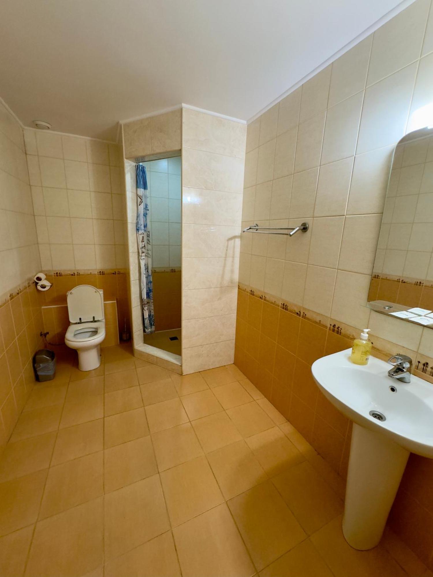 Спортохота Hotel Tjerkasy Eksteriør billede